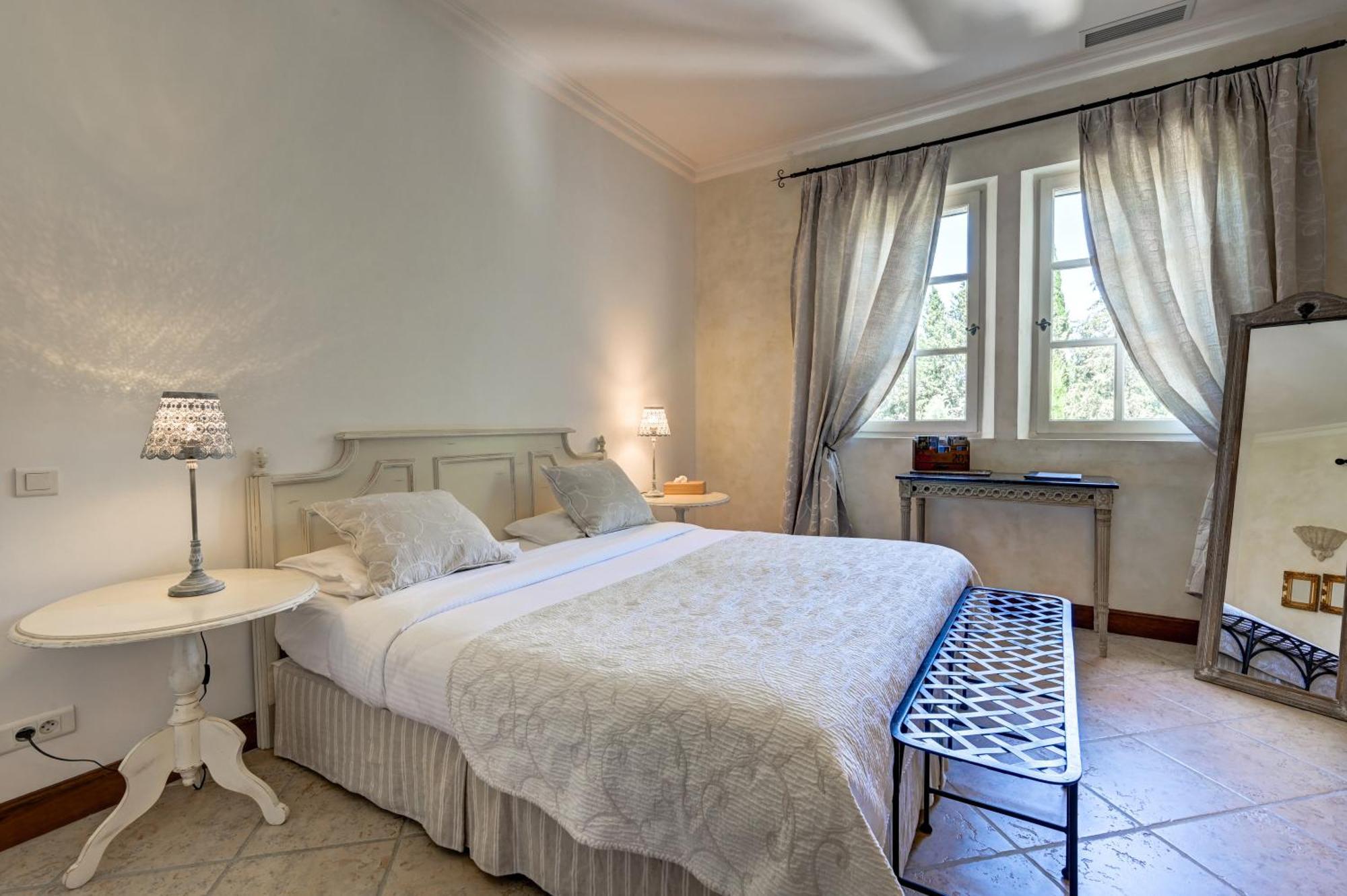 ホテル Mas Des Comtes De Provence タラスコン エクステリア 写真