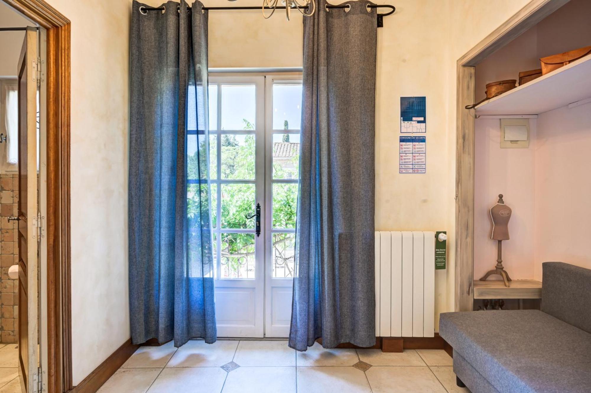 ホテル Mas Des Comtes De Provence タラスコン エクステリア 写真