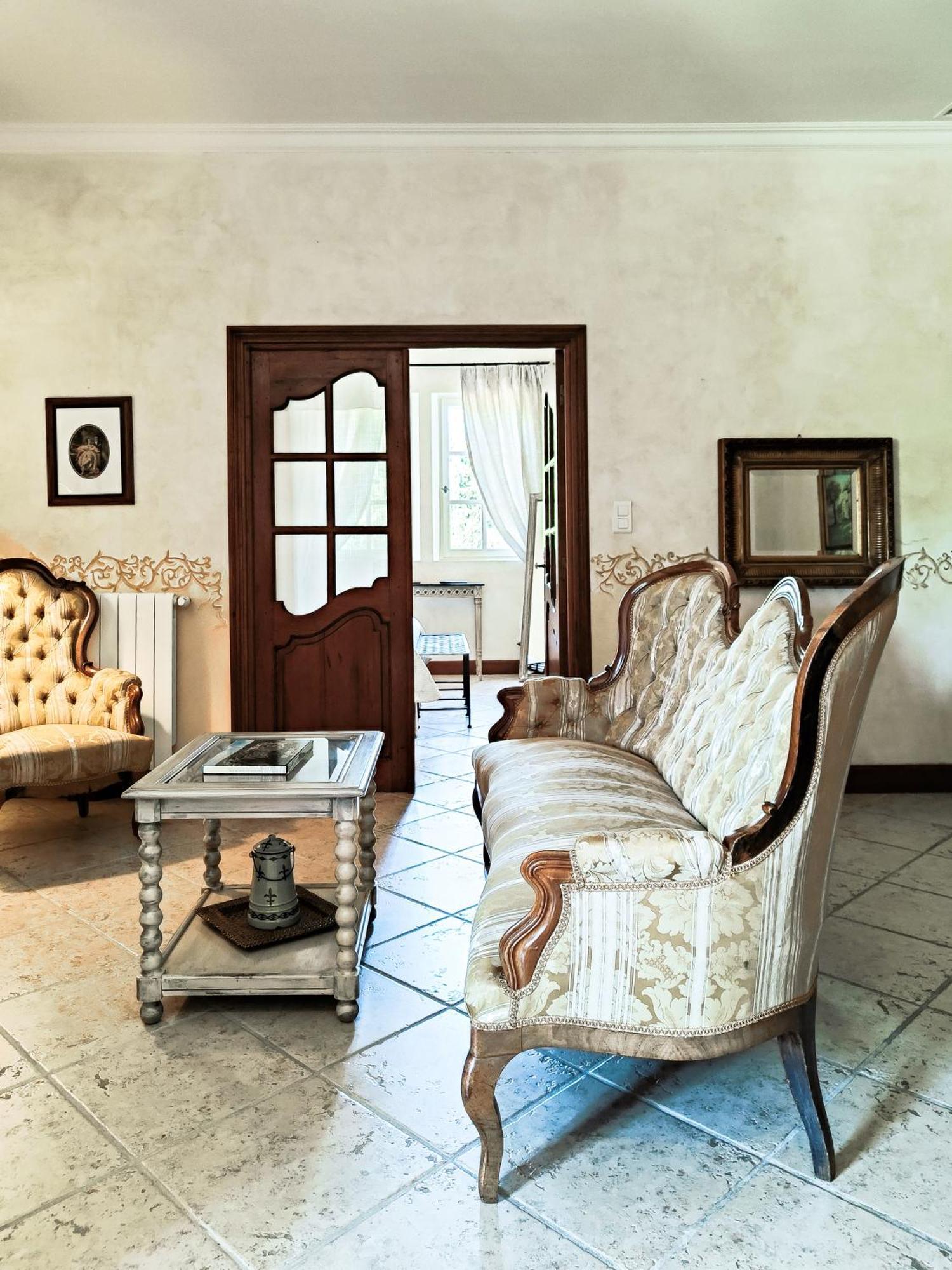 ホテル Mas Des Comtes De Provence タラスコン エクステリア 写真
